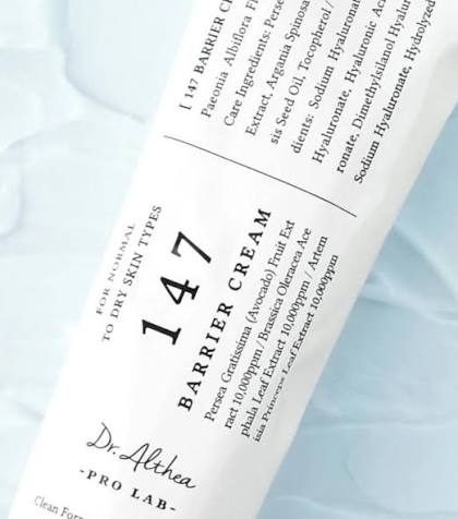 Crema Dr. Althea 147 para reparar la barrera.